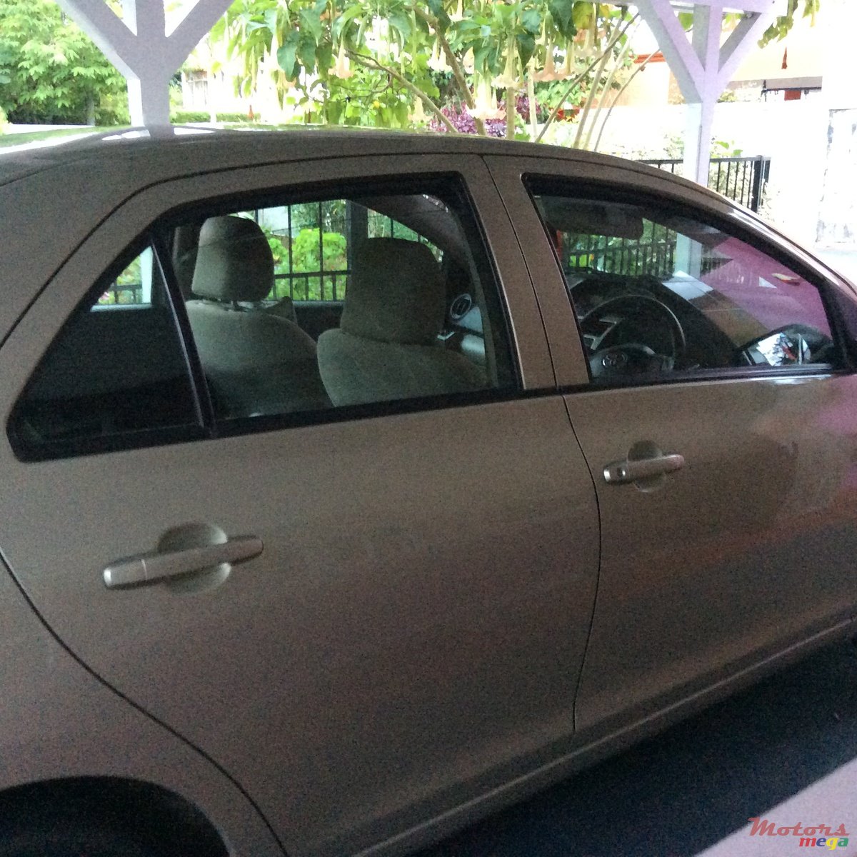 2008' Toyota Yaris photo #1