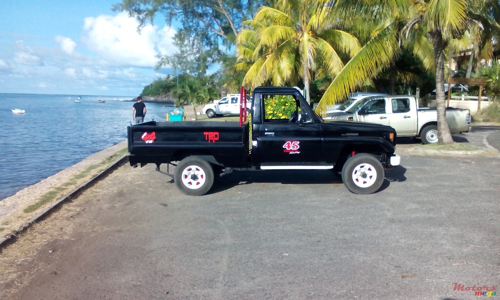 1992' Toyota Land Cruiser 76 photo #1