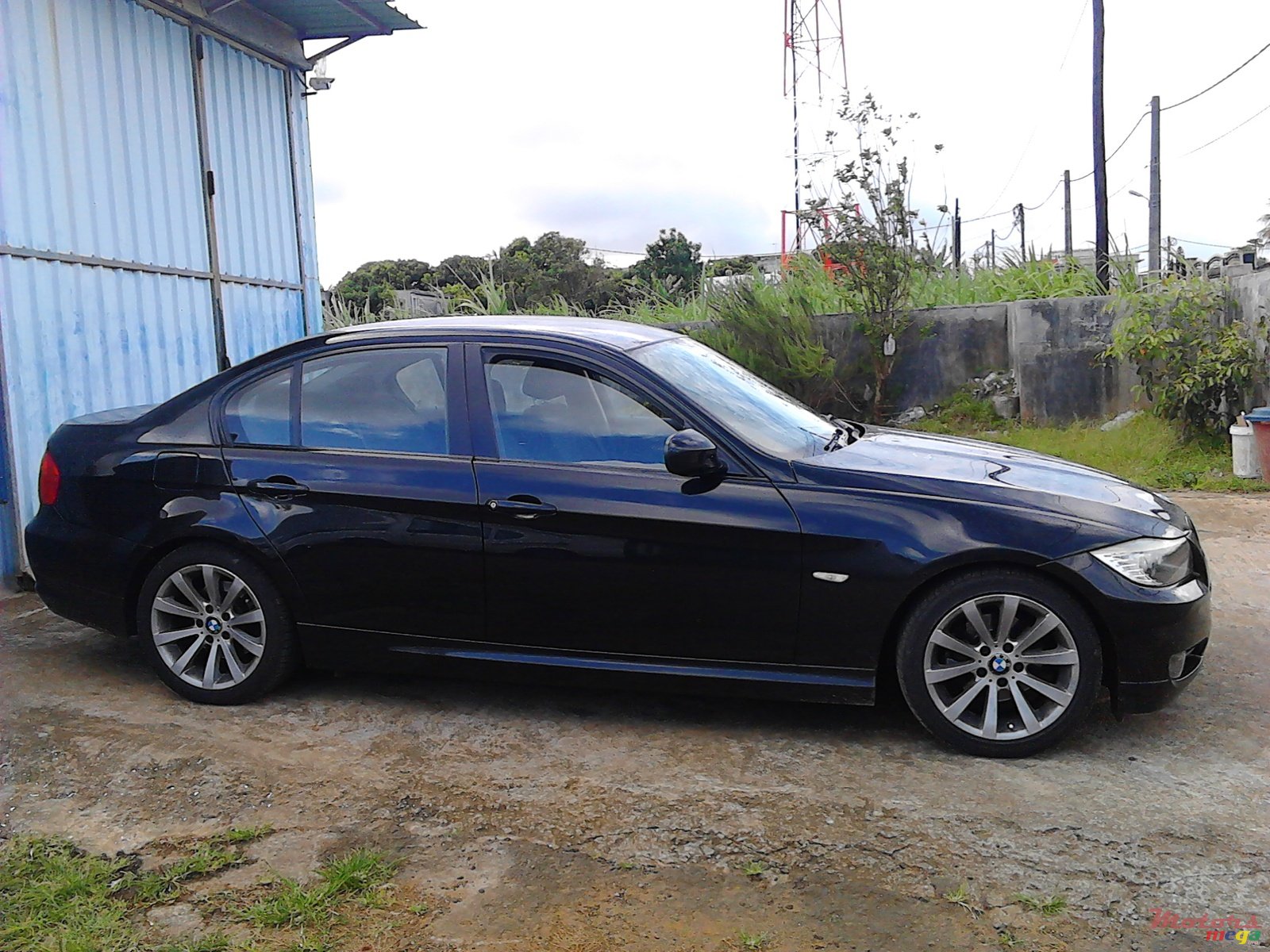 2008' BMW 320 photo #1