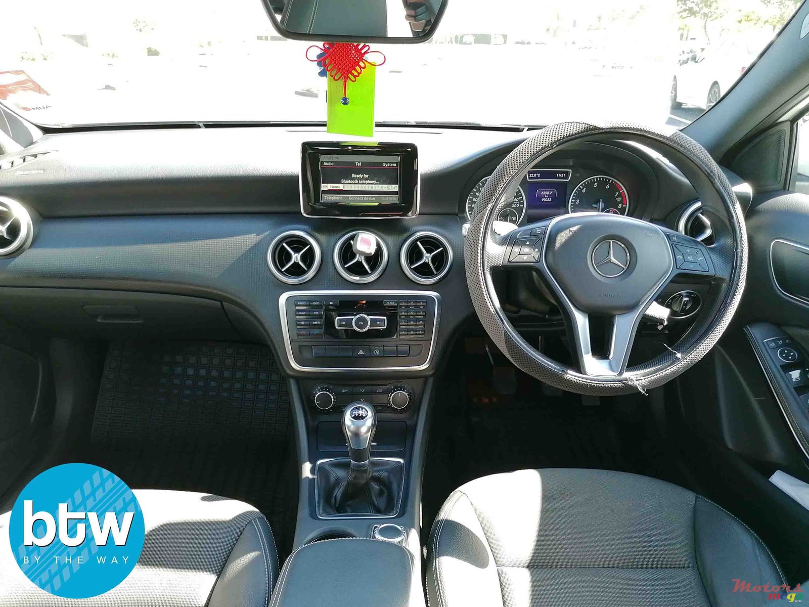 2015' Mercedes-Benz A-Class A200 - 156hp photo #6