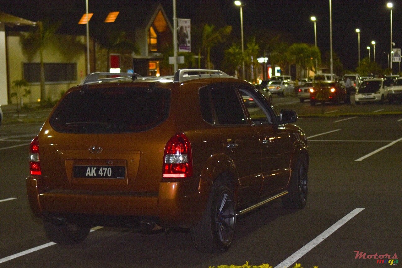 2005' Hyundai Tucson photo #1