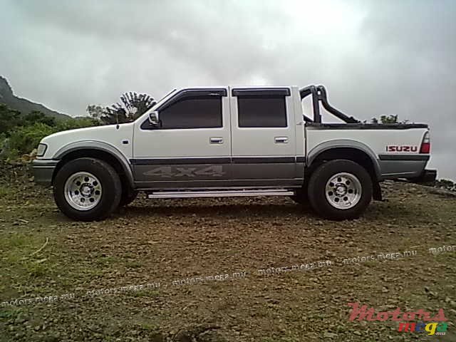 2001' Isuzu 4X4 JAPAN photo #2