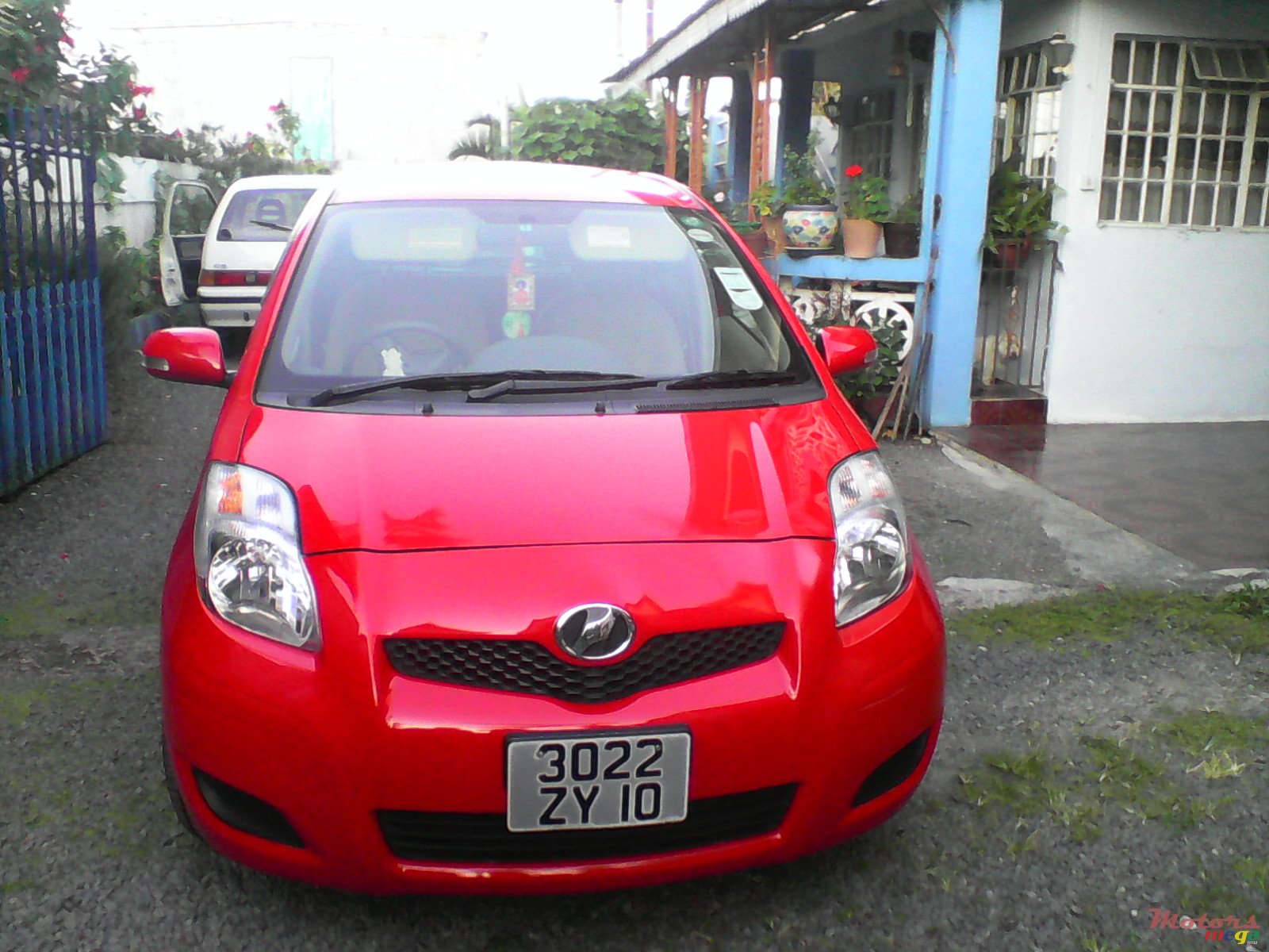 2010' Toyota Vitz photo #1