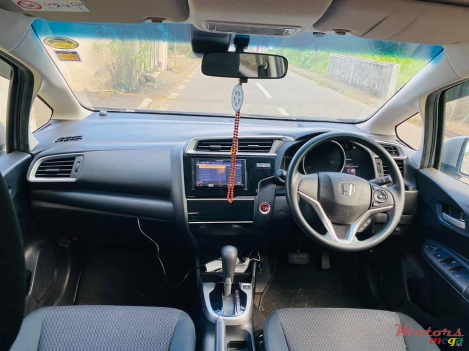 2017' Honda Fit photo #5