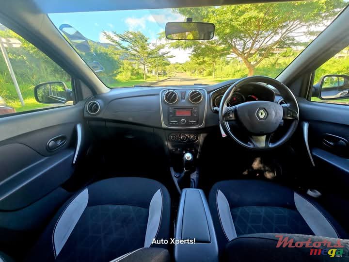 2016' Renault Sandero StepWay Turbo.  Low mileage photo #5