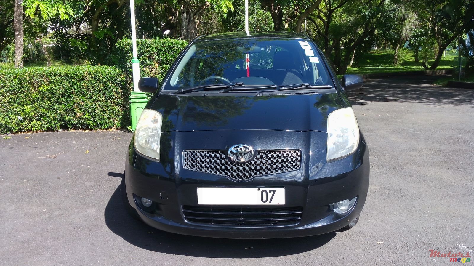 2007' Toyota Yaris photo #2