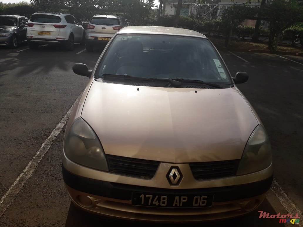 2006' Renault Clio photo #1