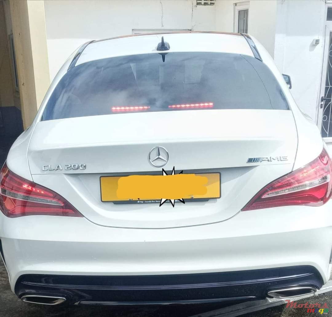 2017' Mercedes-Benz photo #3