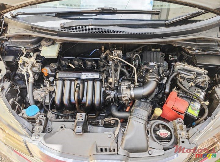 2014' Honda Fit Sport photo #7