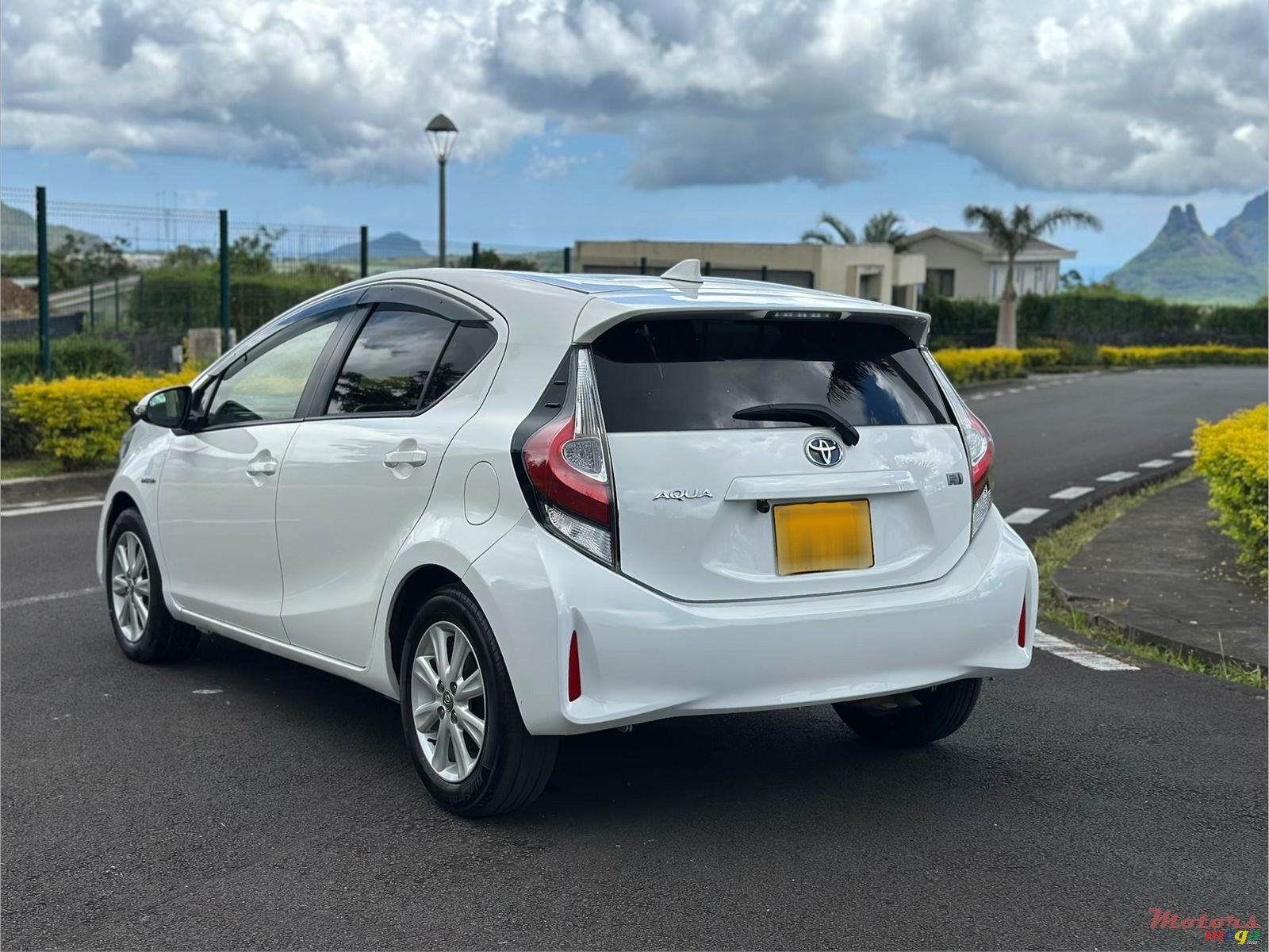 2018' Toyota Aqua photo #3