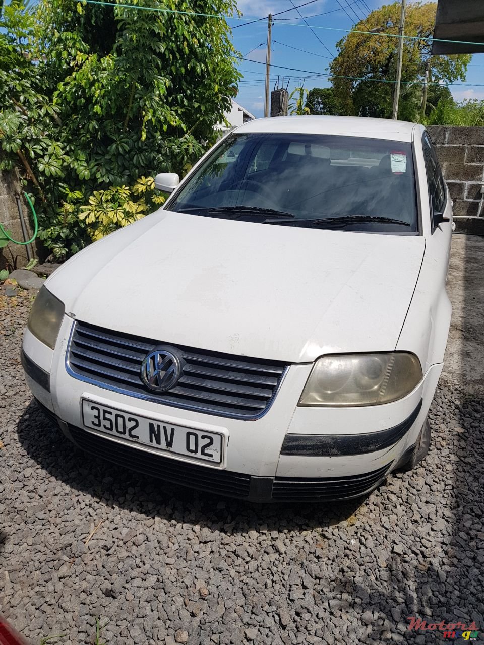 2002' Volkswagen Passat photo #1