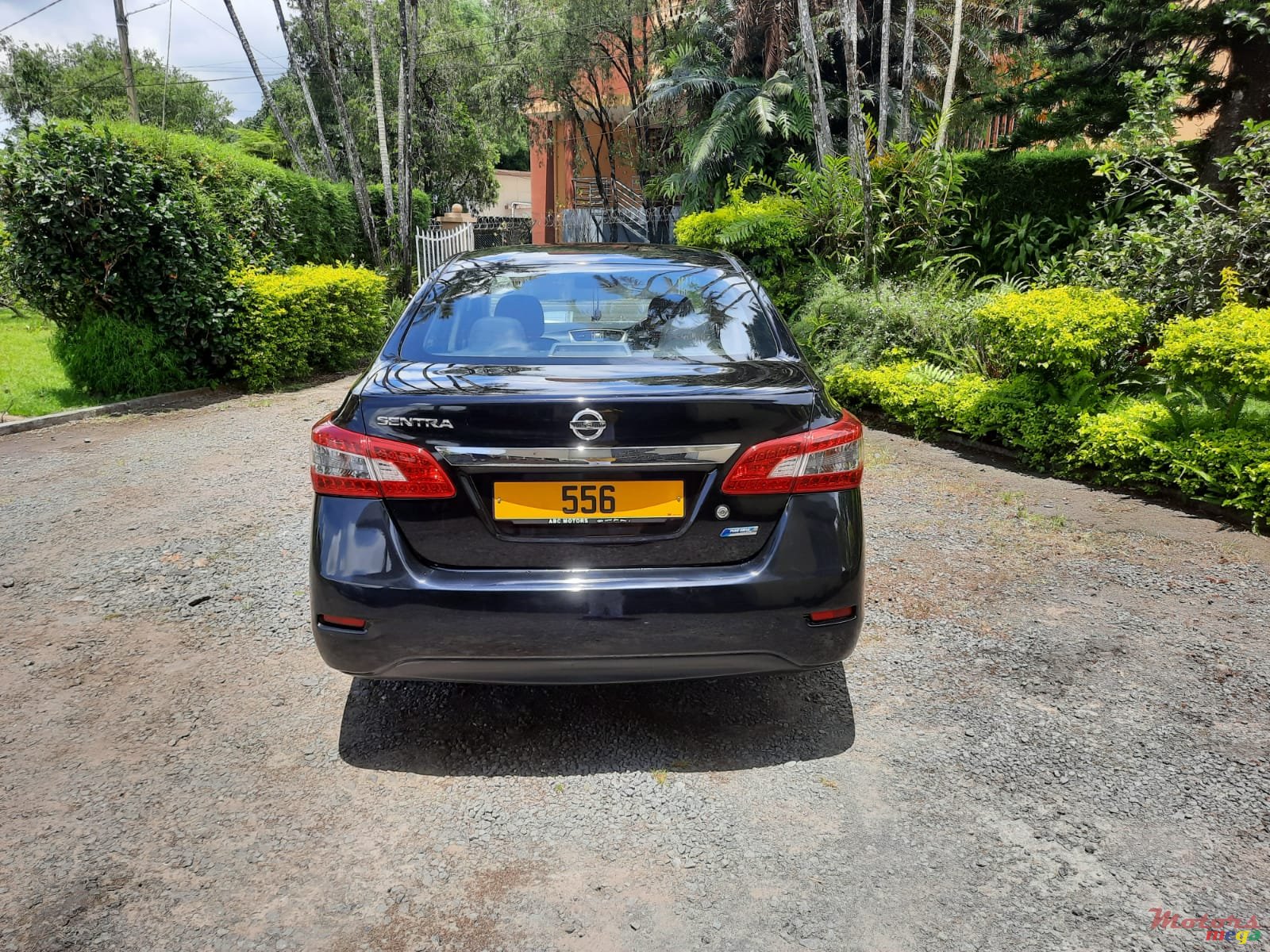 2013' Nissan Sentra photo #2