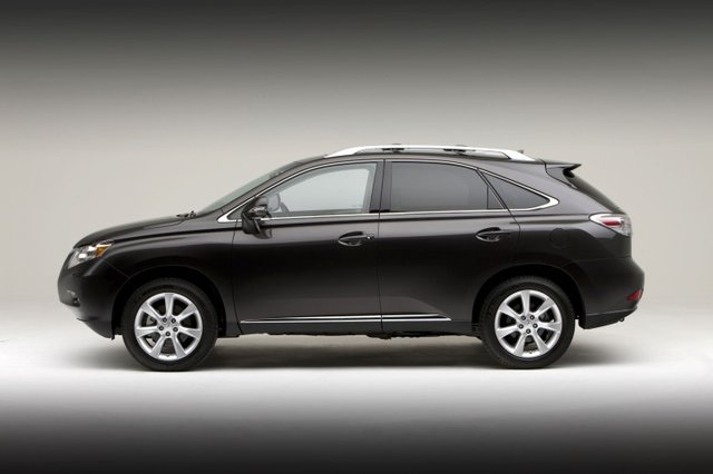 Toyota Hit With Record Fine for Delayed Lexus Recall