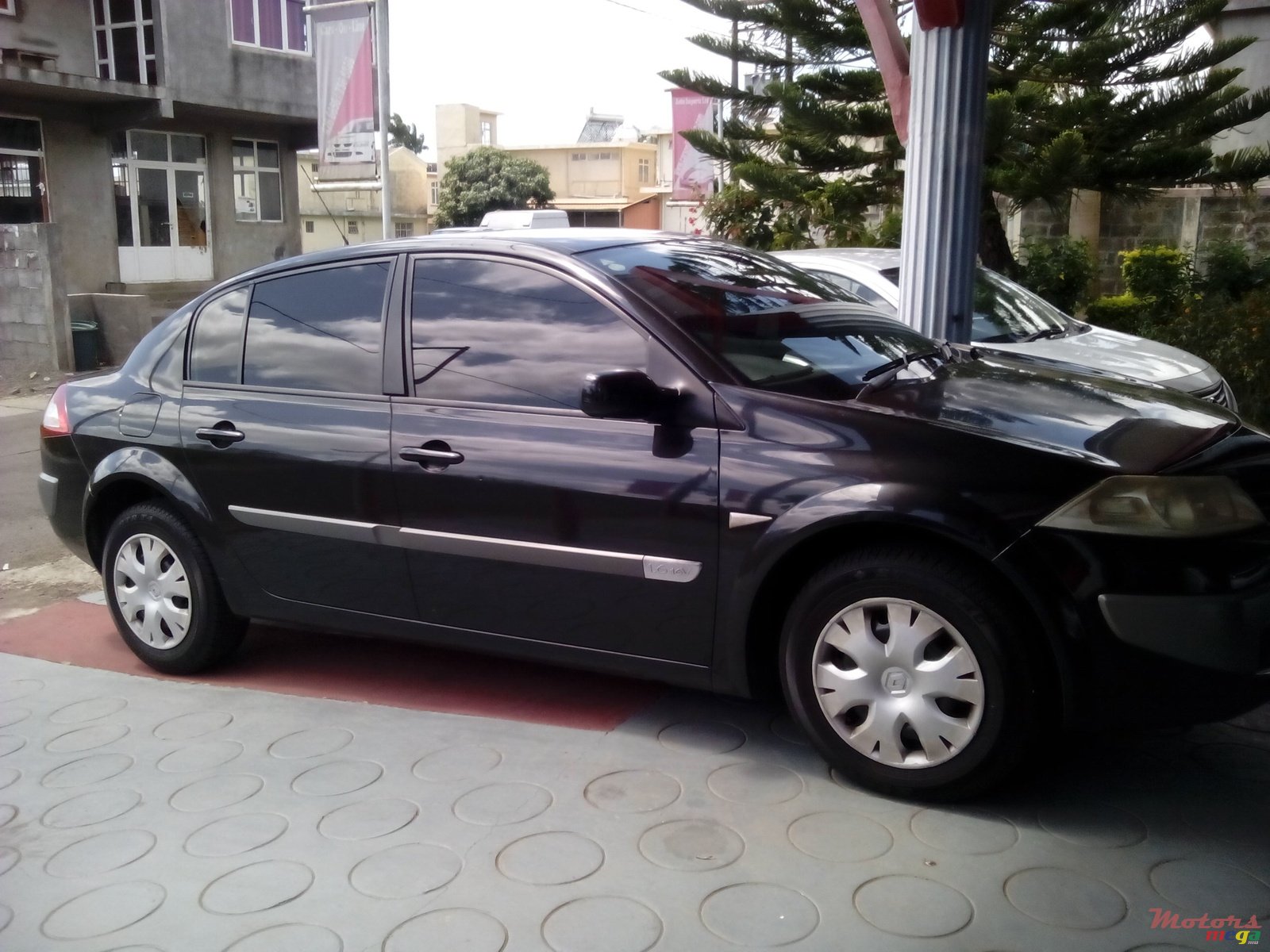 2007' Renault Megane photo #3