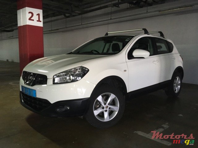 2013' Nissan Qashqai TEKNA J10 photo #1