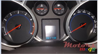 2011' Chevrolet Cruze photo #2