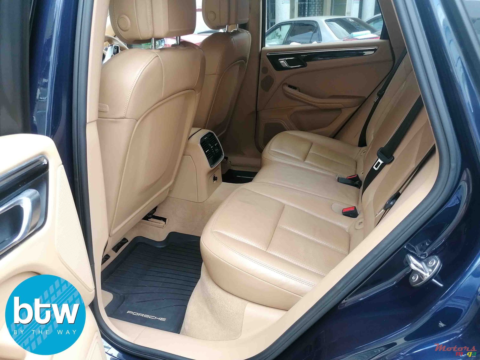 2016' Porsche Macan photo #4