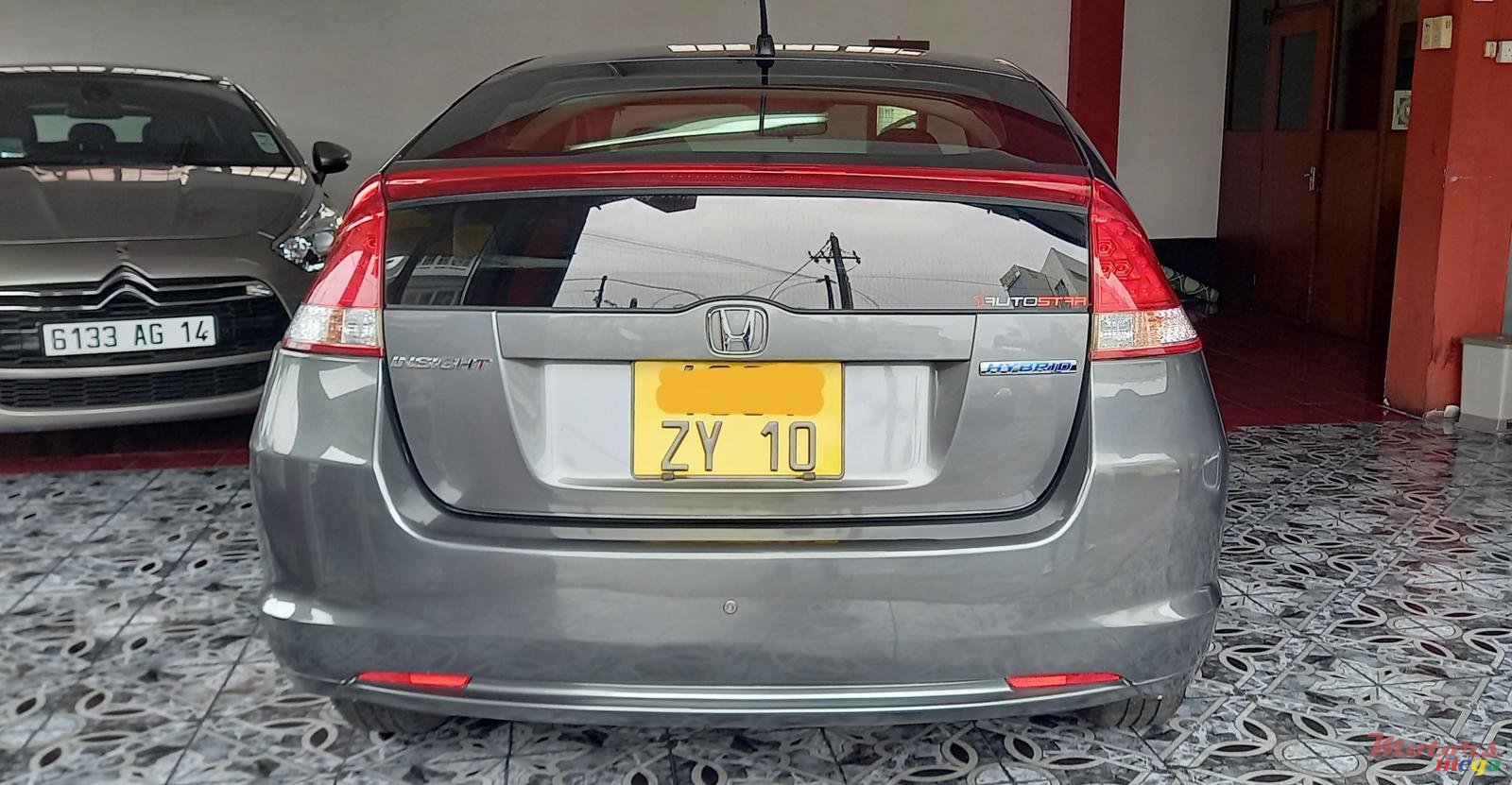 2010' Honda Insight Hybrid photo #3