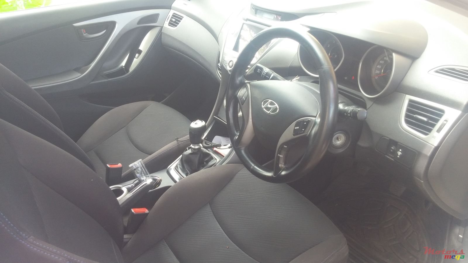 2012' Hyundai Elantra photo #5