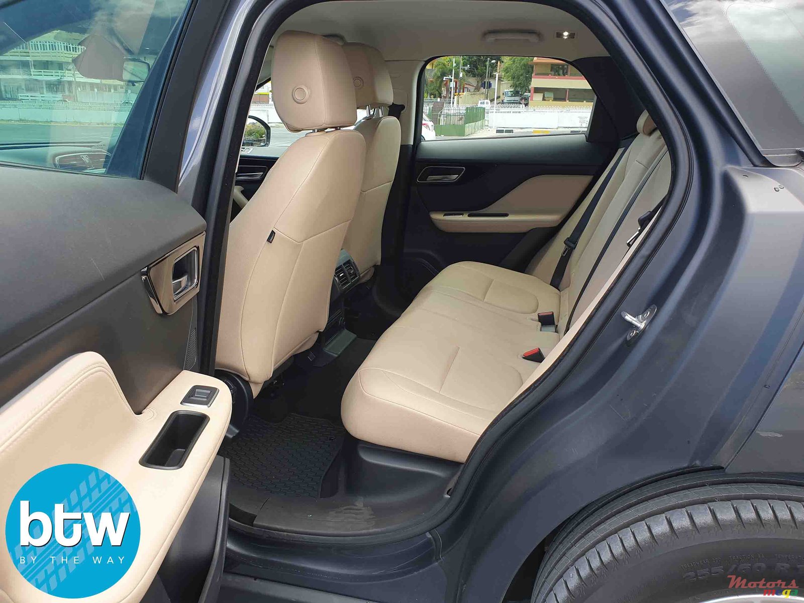 2016' Jaguar F-Type F-Pace photo #3