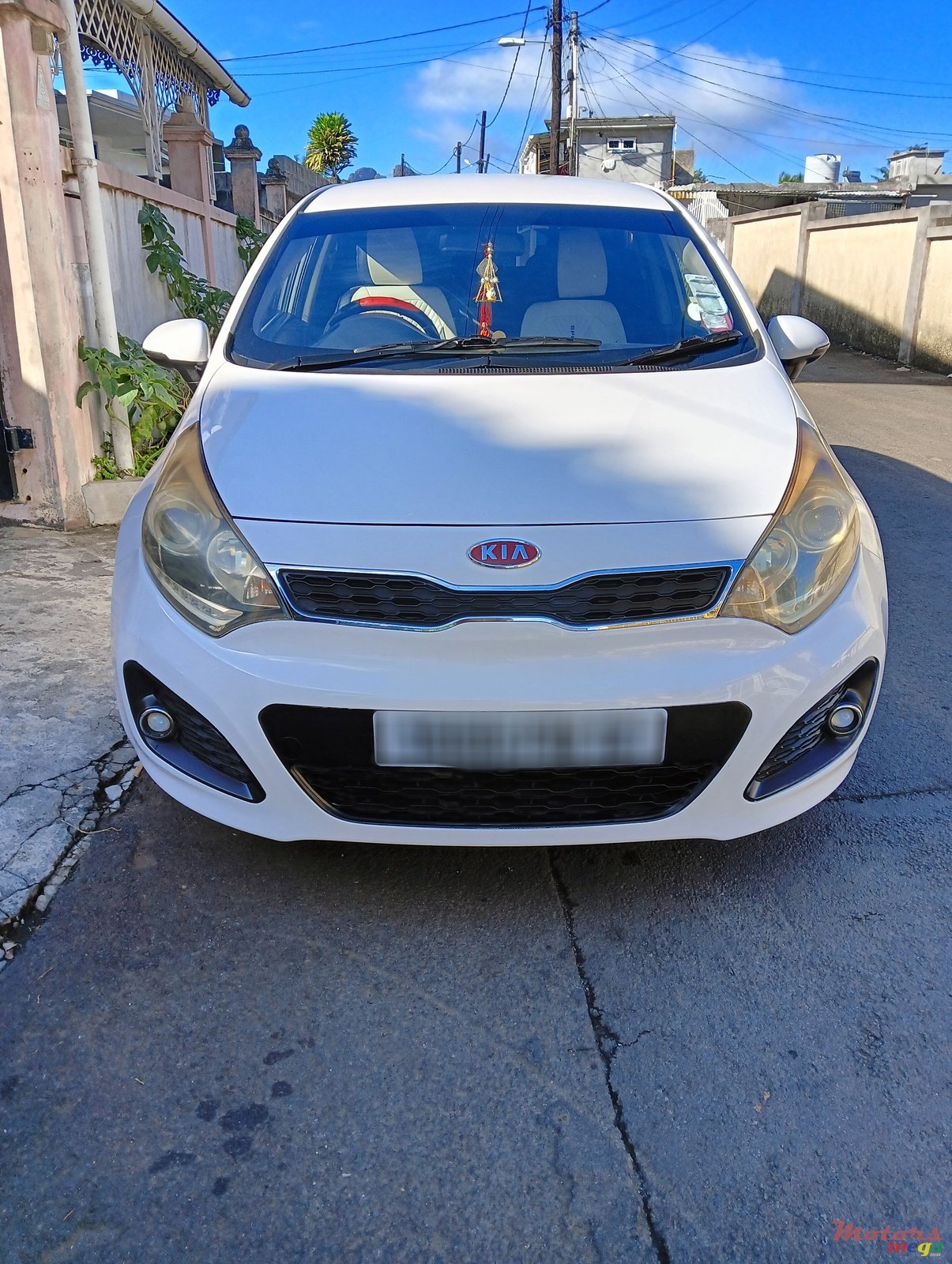 2012' Kia Rio photo #1