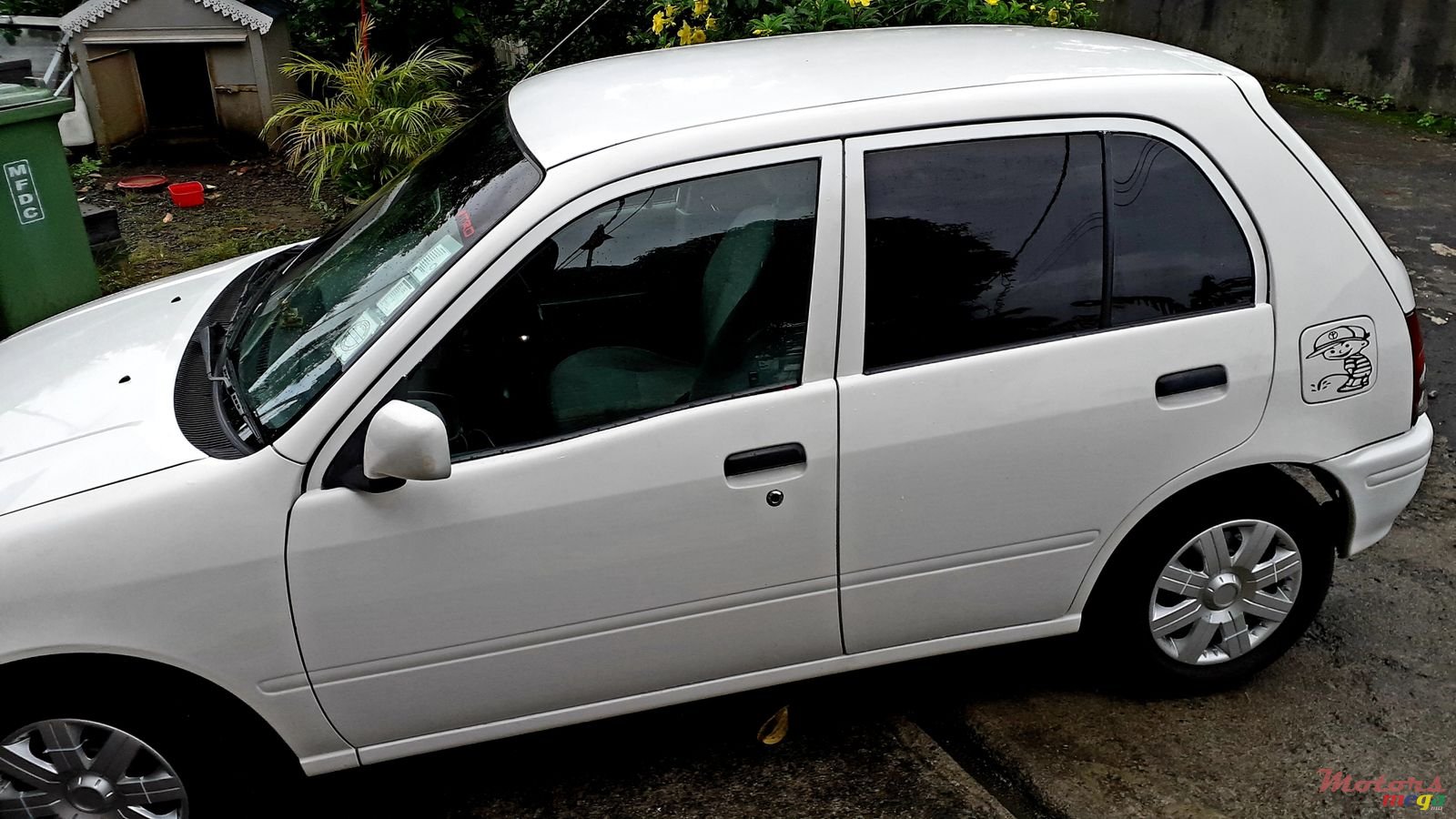 1998' Toyota Starlet photo #3