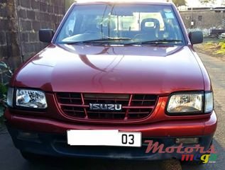 2003' Isuzu photo #1