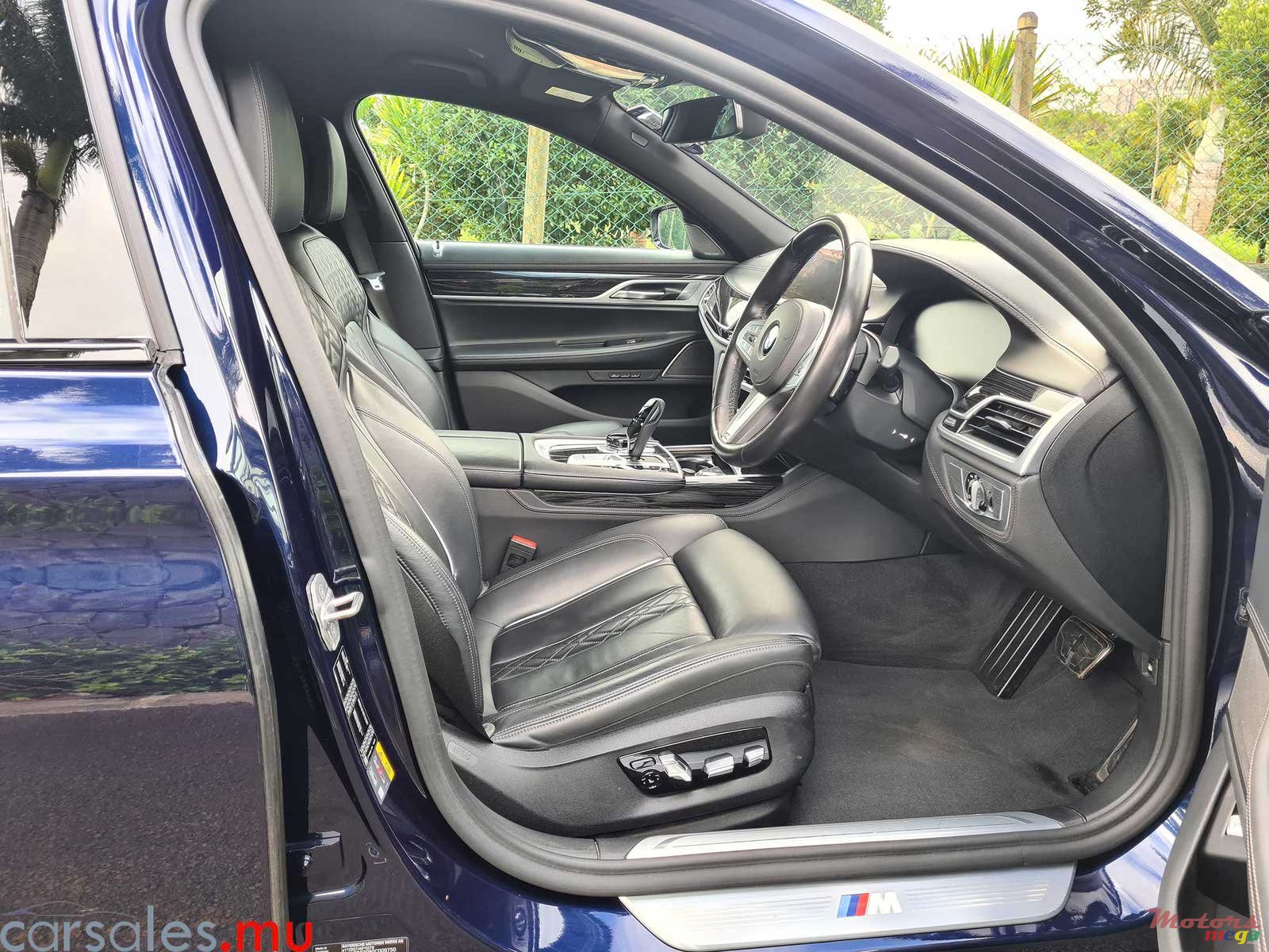 2019' BMW 745 e MSport Line photo #5