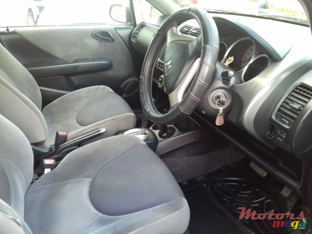 2004' Honda Fit photo #5