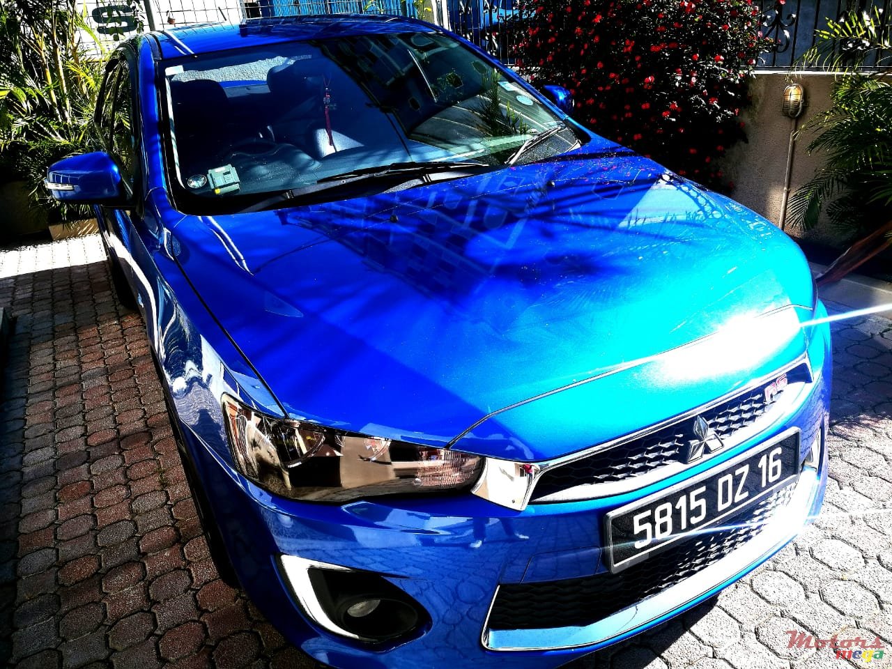 2016' Mitsubishi Lancer photo #1