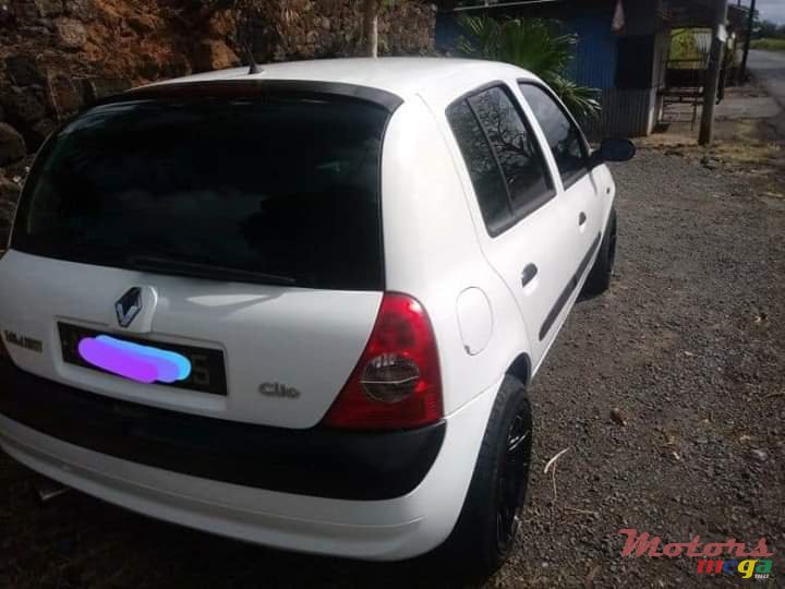 2005' Renault Clio Phase 2 photo #2