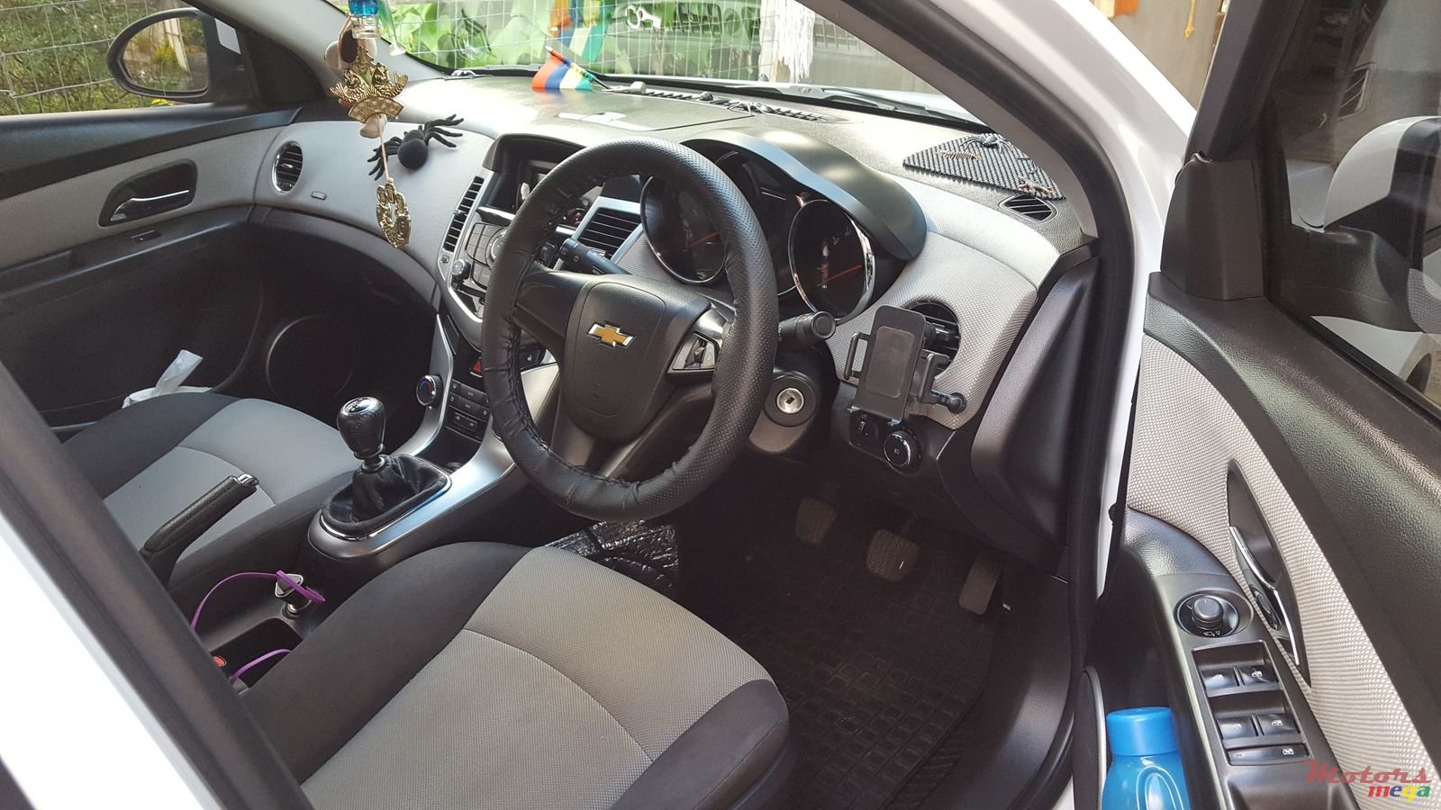 2012' Chevrolet Cruze LT photo #2