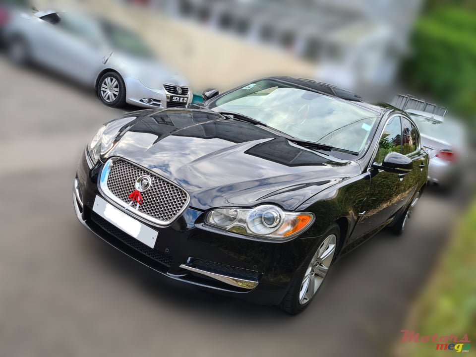 2010' Jaguar XF photo #2