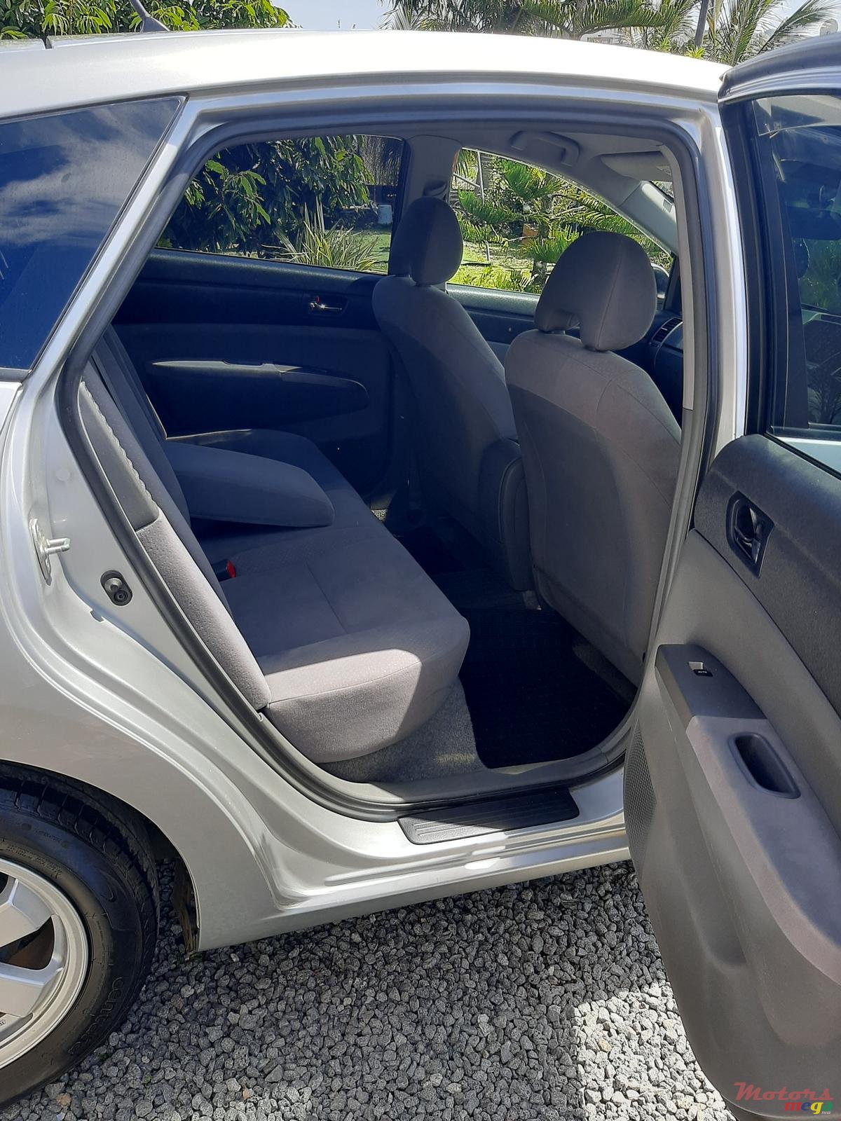 2010' Toyota Prius photo #6