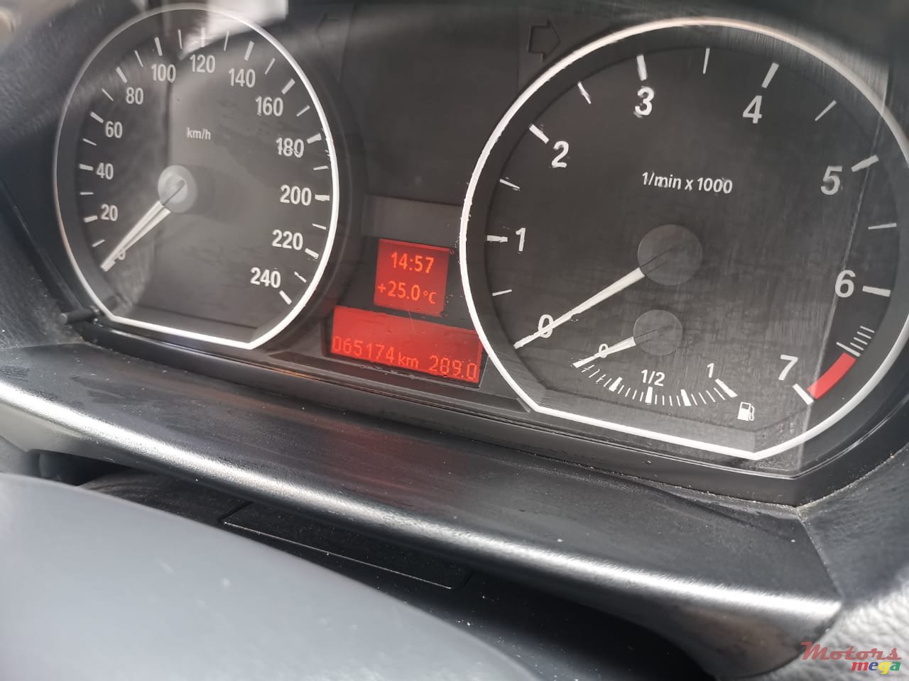 2011' BMW 116 photo #5