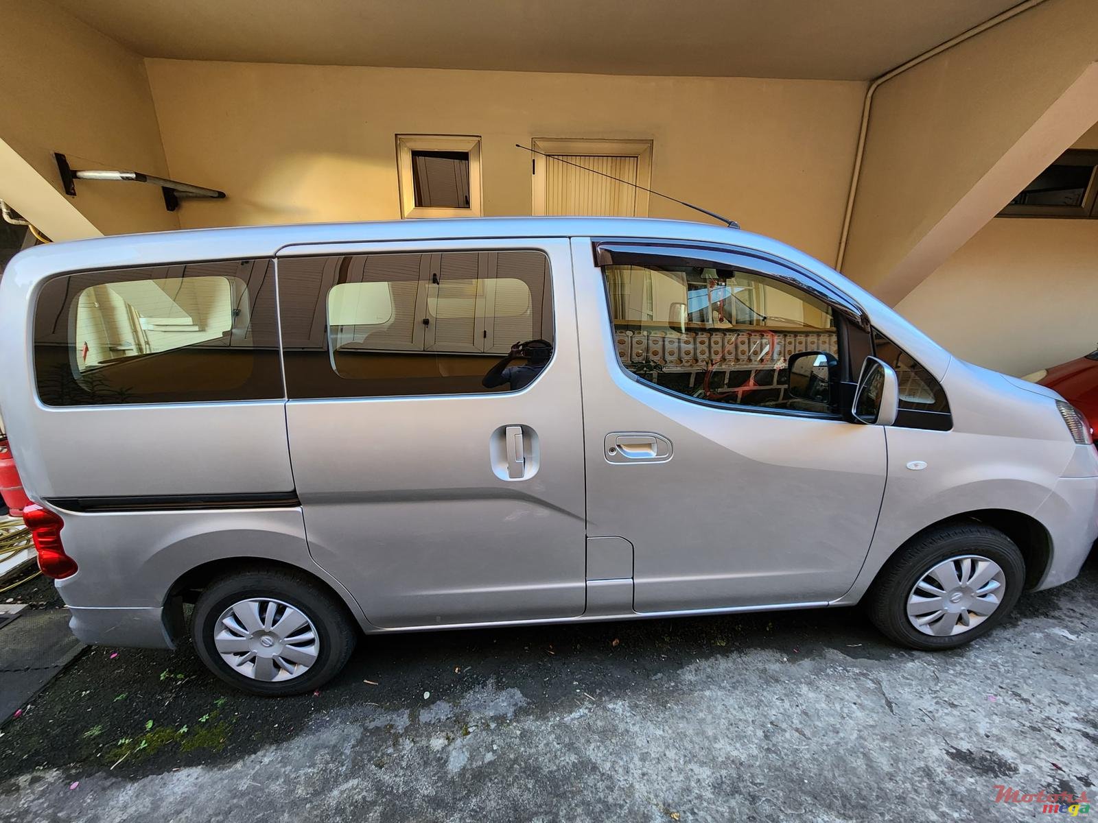 2016' Nissan NV photo #5