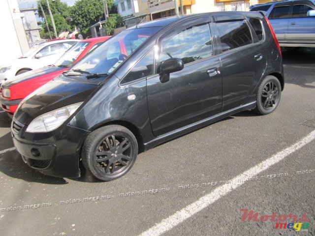 2005' Mitsubishi Colt photo #4