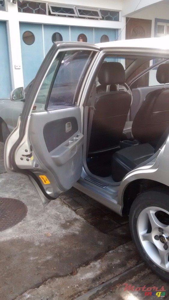 2005' Kia Rio photo #6