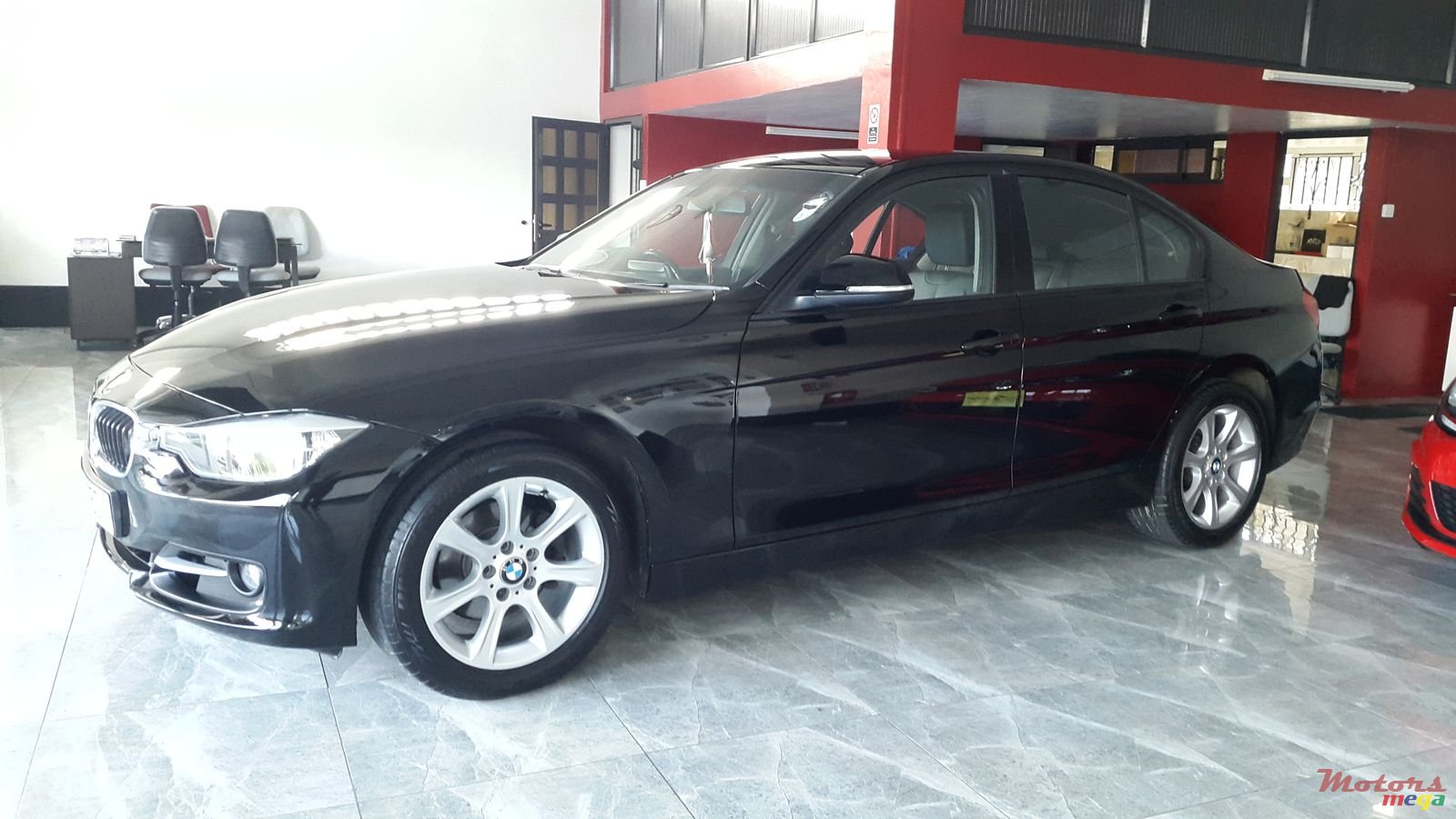 2012' BMW 3 Series Compact photo #1