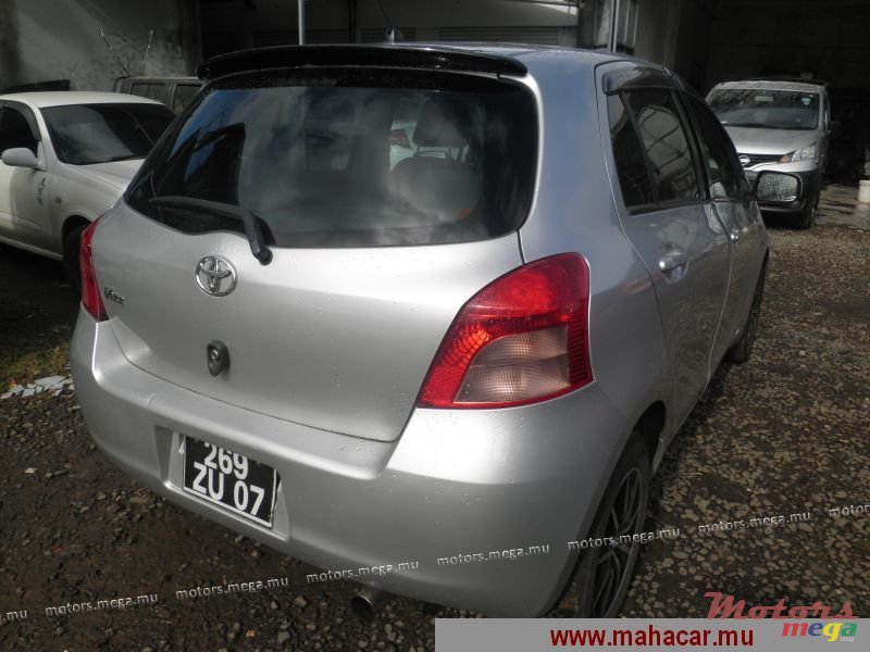 2007' Toyota Vitz photo #4