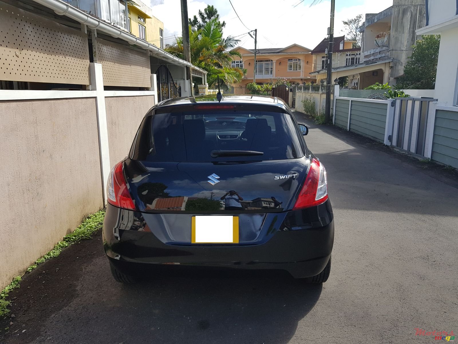 2012' Suzuki Swift photo #3