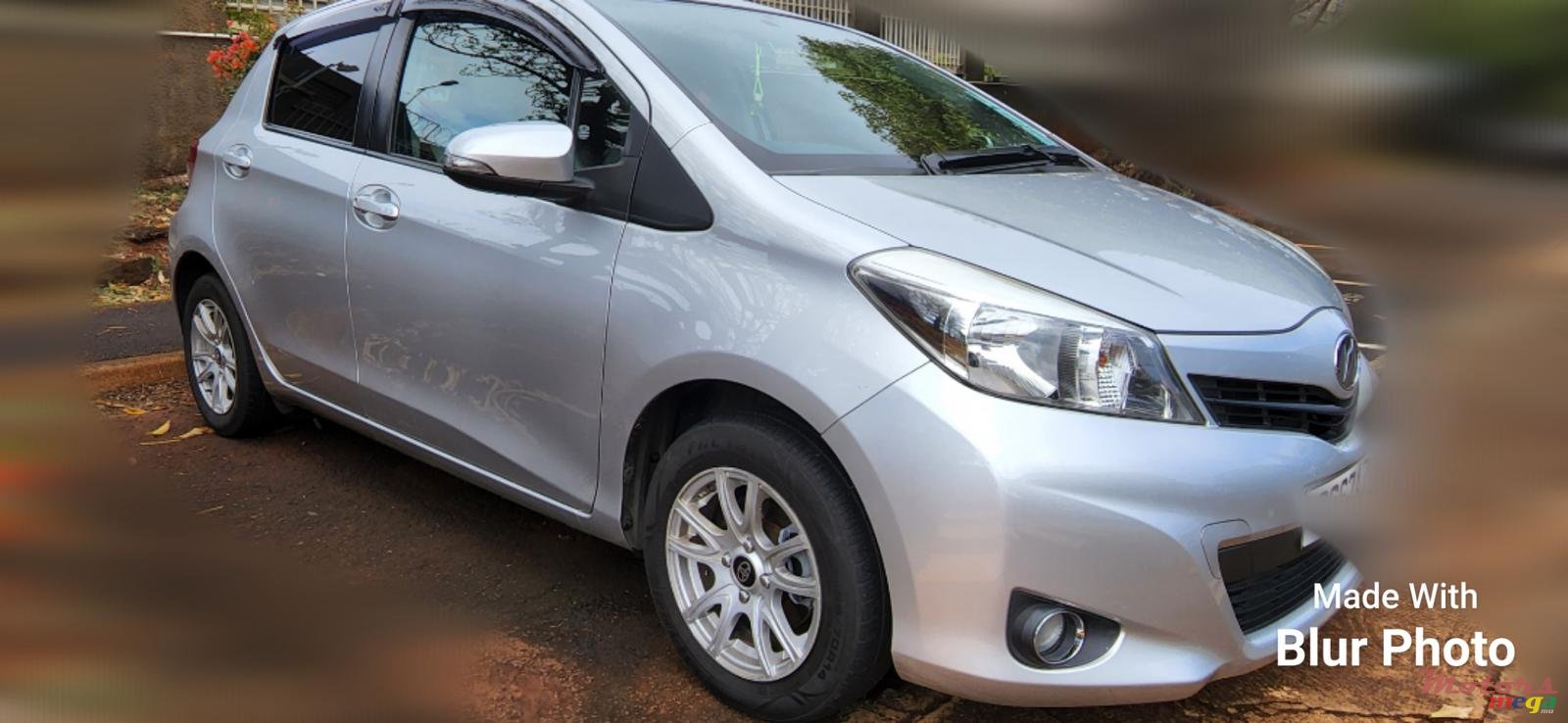 2011' Toyota Vitz 1000Cc photo #1