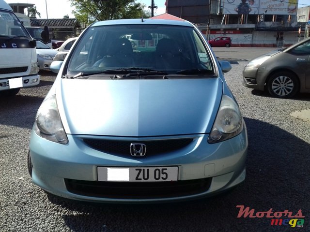 2005' Honda Jazz photo #2