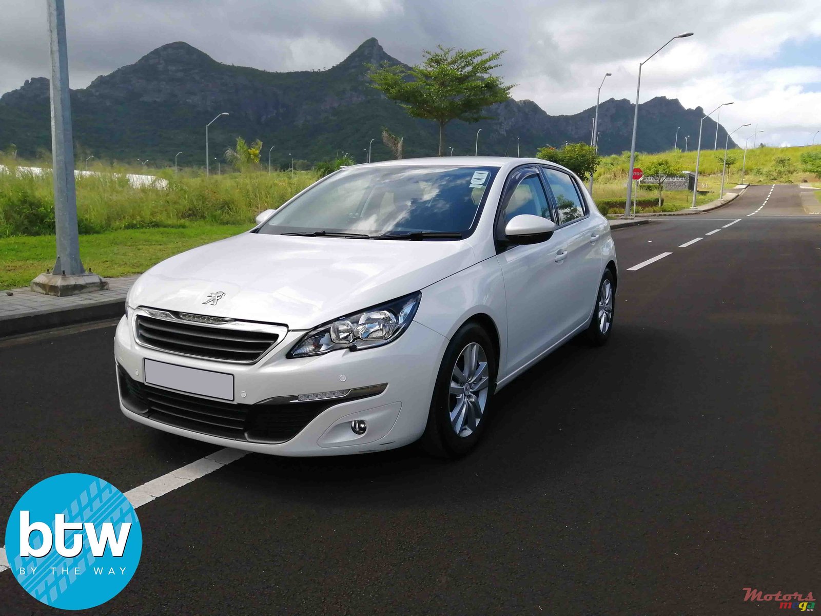2015' Peugeot 308 photo #2