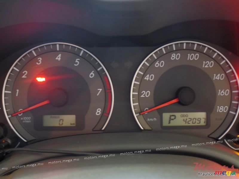 2009' Toyota Corolla Axio X HID LTD photo #3