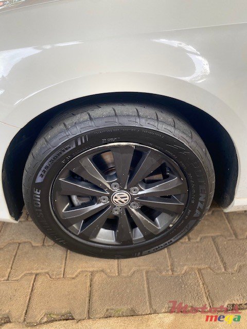 2012' Volkswagen Passat photo #4