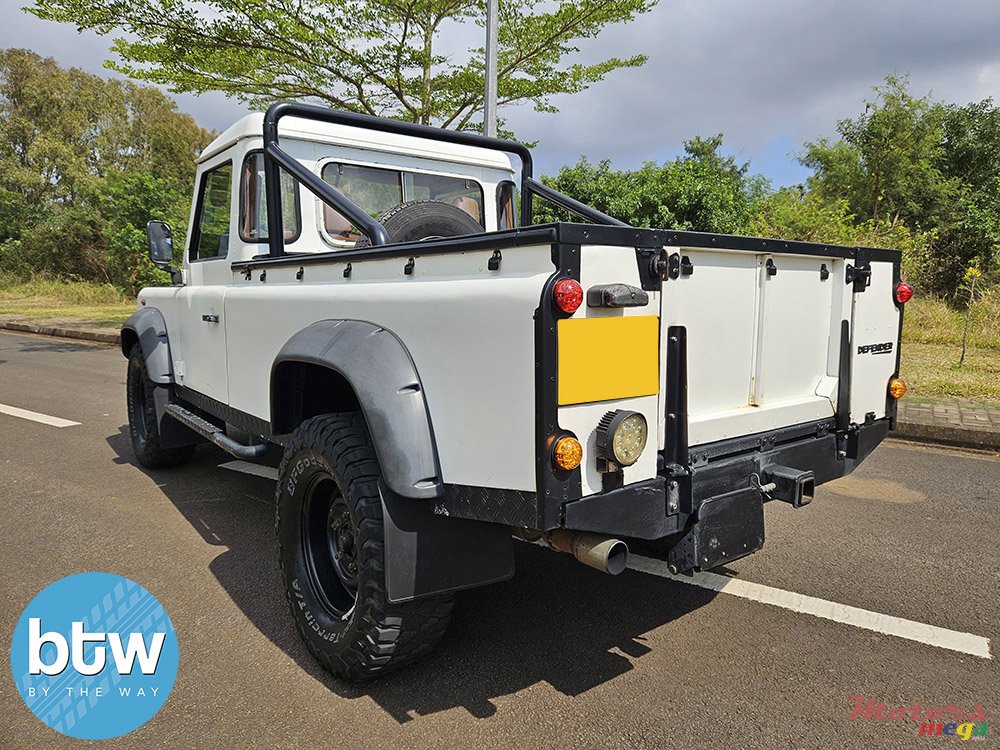 1997' Land Rover Defender 110 photo #3