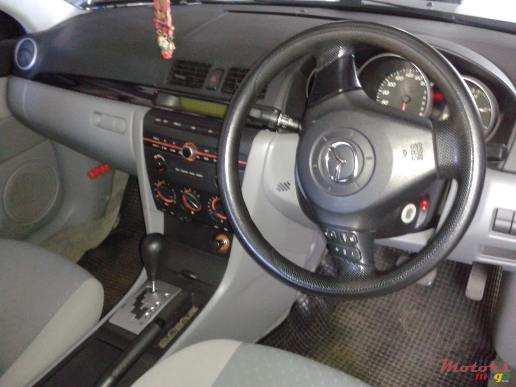 2005' Mazda Axela photo #4