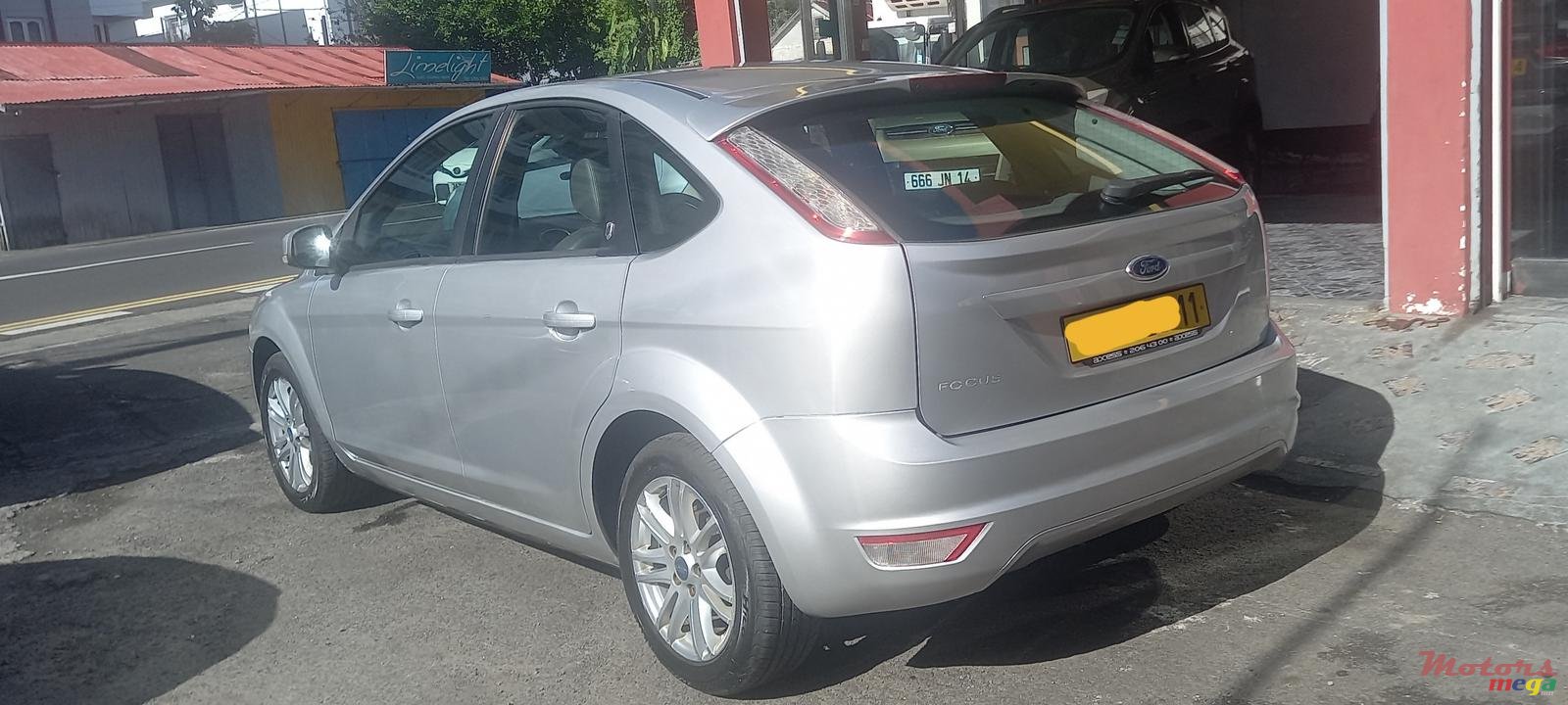 2011' Ford Focus photo #3