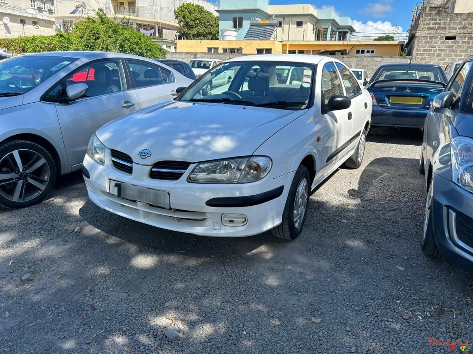 2002' Nissan Sunny photo #3